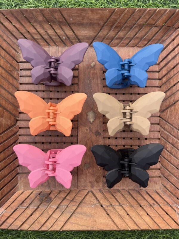 Matte Long Wings Butterfly Clawclip (4 Cm)