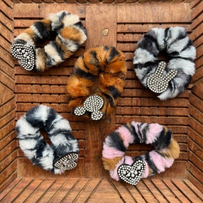 Assorted-Charms-Animal-print-Furr-Rubberband-Pack-of-32.jpeg