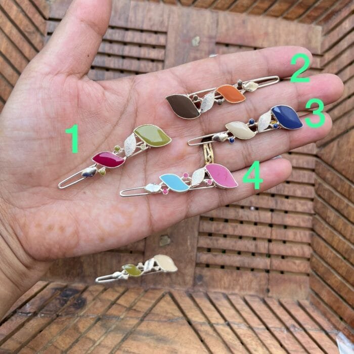 Colored-Metal-Leaf-Lock-pins001.jpeg