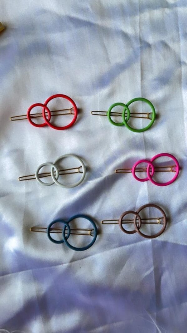 Interlocked Circle Colored Metal Lock Pins