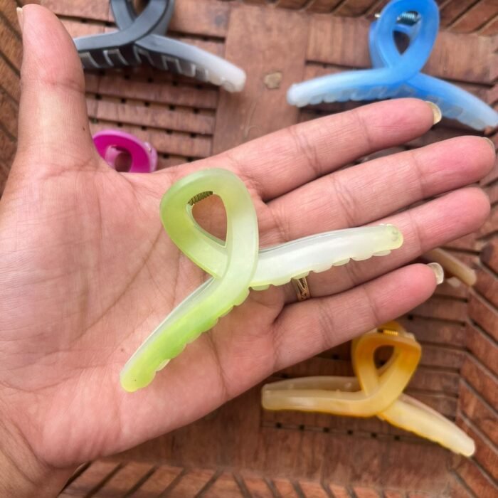 Dual-tone-Claw-Clips2.jpeg