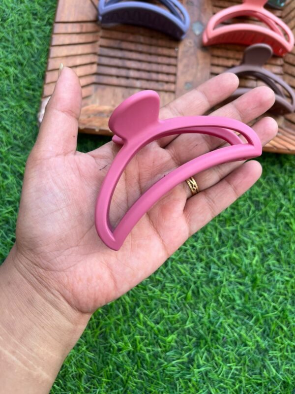 Jumbo Matte Hair Claw - Image 3