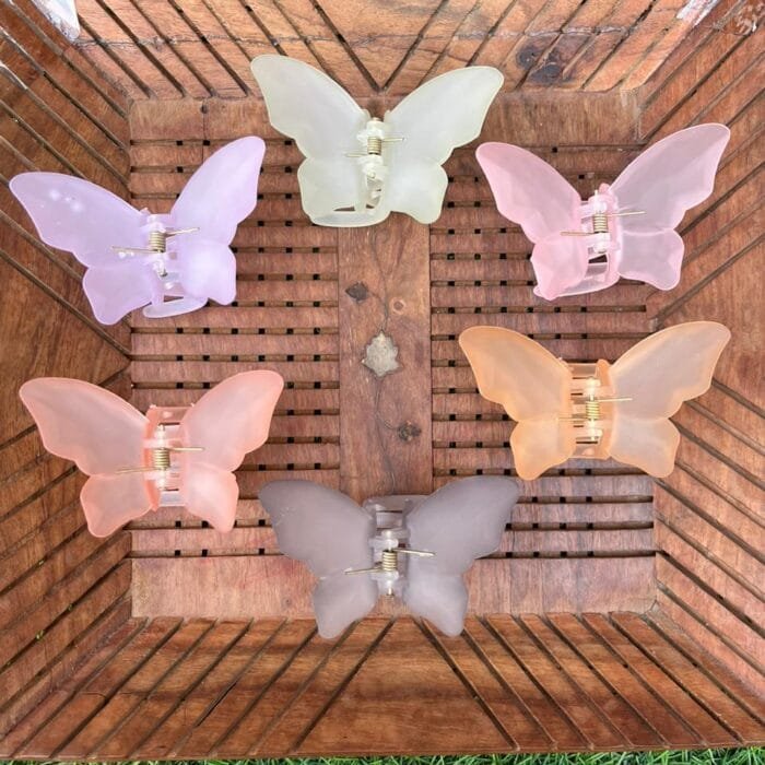Long-Wings-Matt-Butterfly-Clawclip1.jpeg