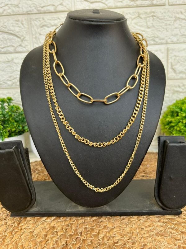 Multilayered Western Neckpiece