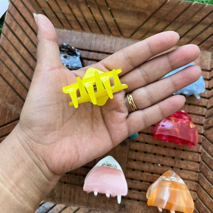 Triangle-Acrylic-Clawclip-Set-of-25.jpeg