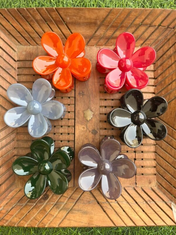 Glossy Big Flower Clawclip - Image 2