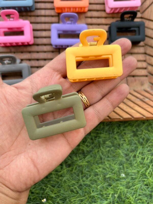 Matte Rectangle Clawclip (4.5 cm) - Image 3