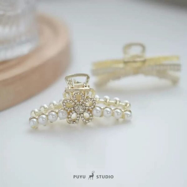 Premium Flower Pearl Metal Clawclip (11 cm)