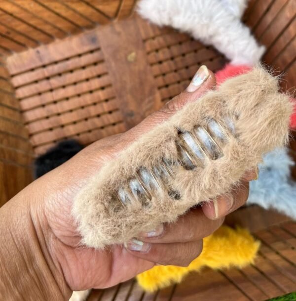 Large Furr Clawclip - Image 3