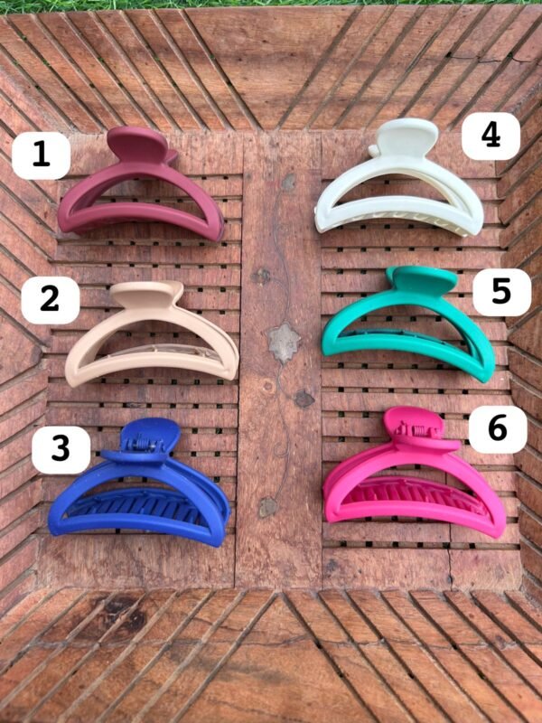 Medium Sized Matte Clawclips (6.5 cm)