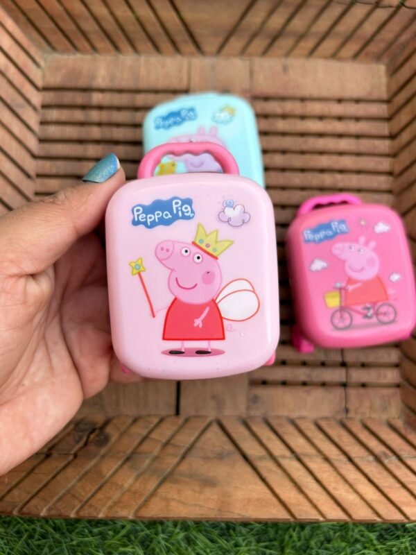 Peppa Pig Trolley Erasers Set - Image 3