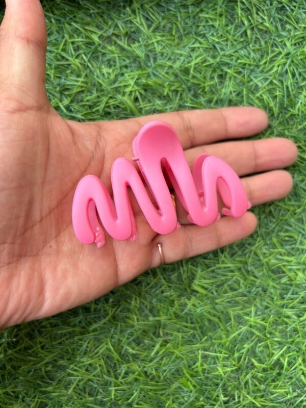 Zigzag shaped Matte Hair Claws (7 cm) - Image 3