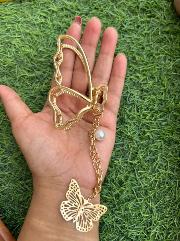 Golden Butterfly Hanging Metal Hair Claw (7 cm) - Image 3