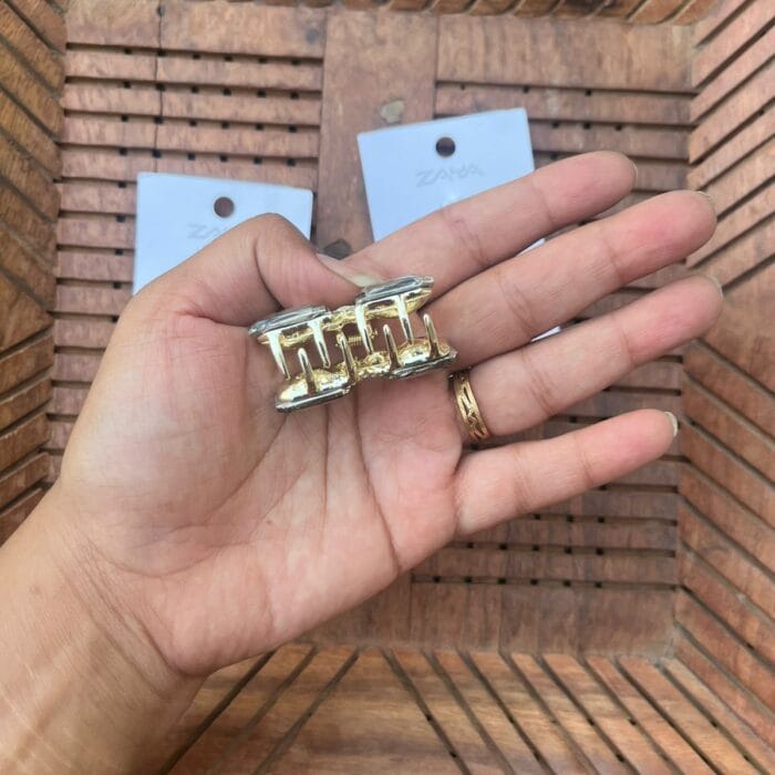 Zaya-Holographic-Stone-Metal-Clawclip-3.jpeg