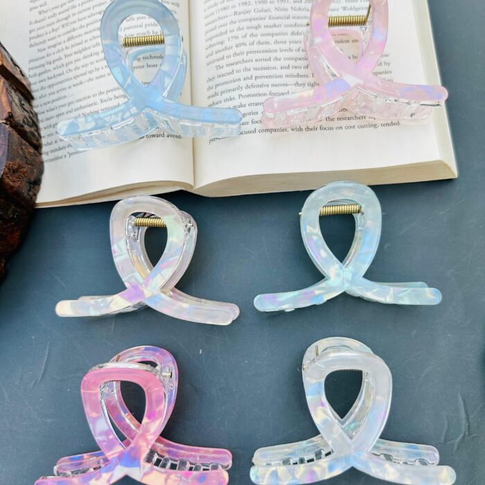 Holographic Infinity Hair Claw